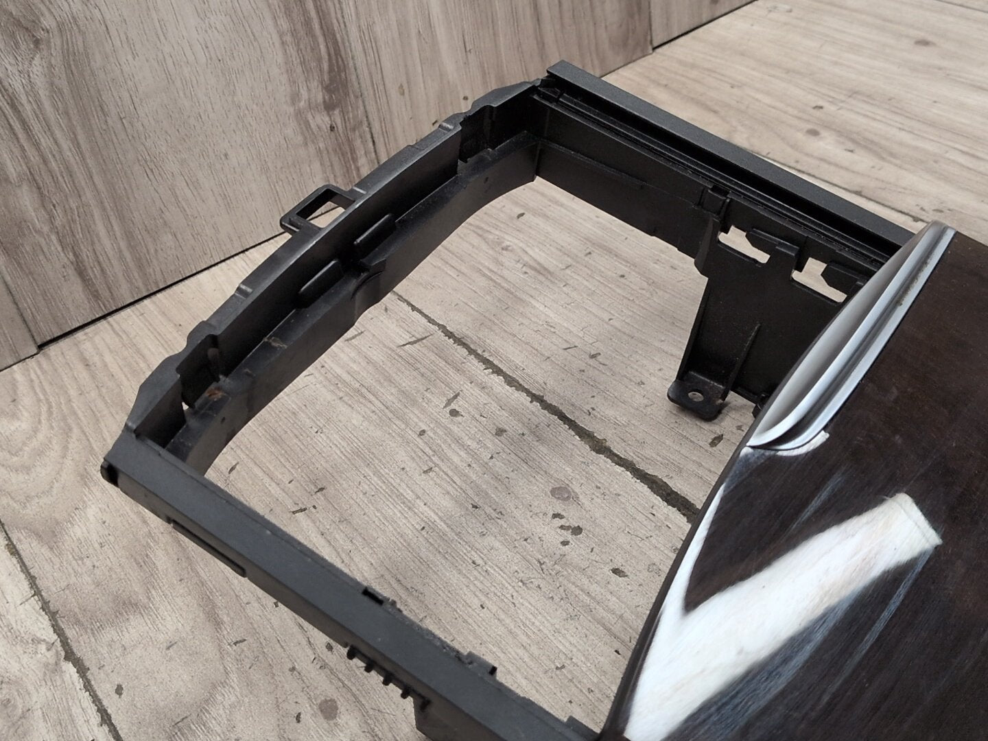 2017-2023 BMW M550i xDrive G30 Storage Cup Holder Compartment Assembly 9330629