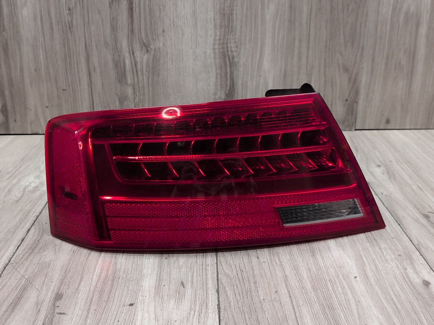 2008 - 2017 Audi S5 8T Rear Right Passenger Outer Tail Light 8T0945095J