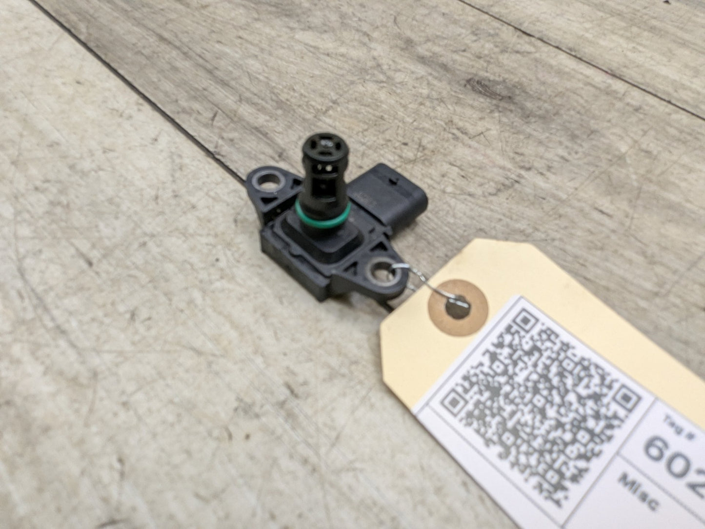 2016-2022 BMW 750Li G12 Manifold Absolute Pressure (MAP) Sensor 7599042