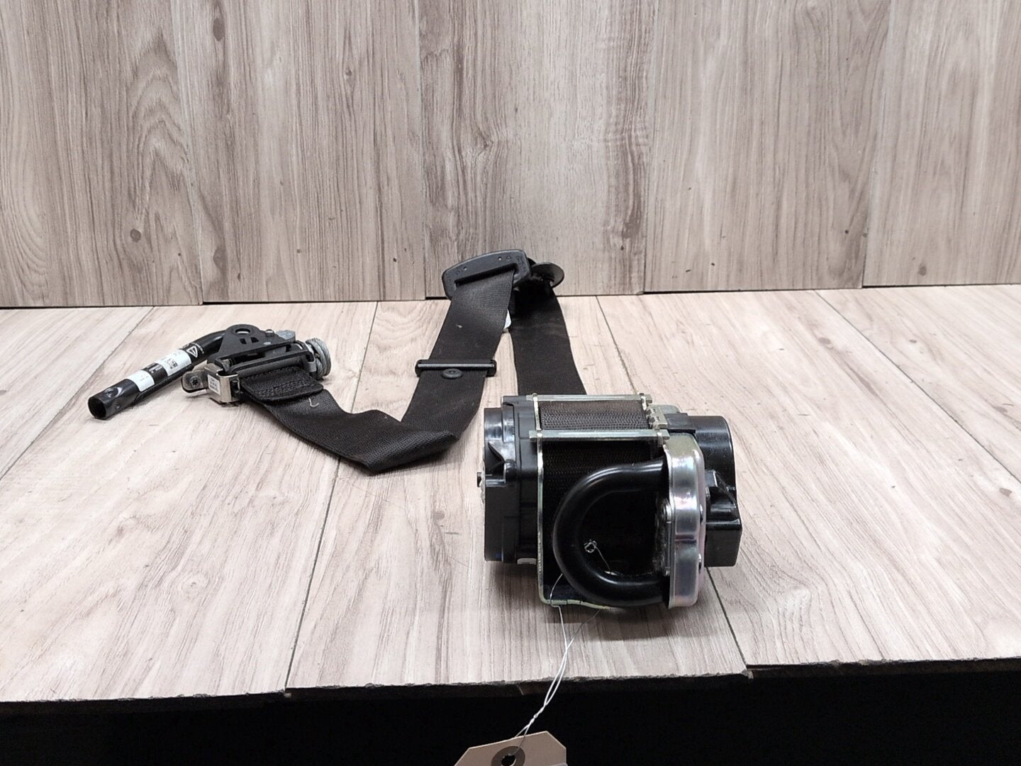 OEM BMW F15 F16 F85 X5 X6 Front Left Driver Seat Belt Seatbelt Retractor Black
