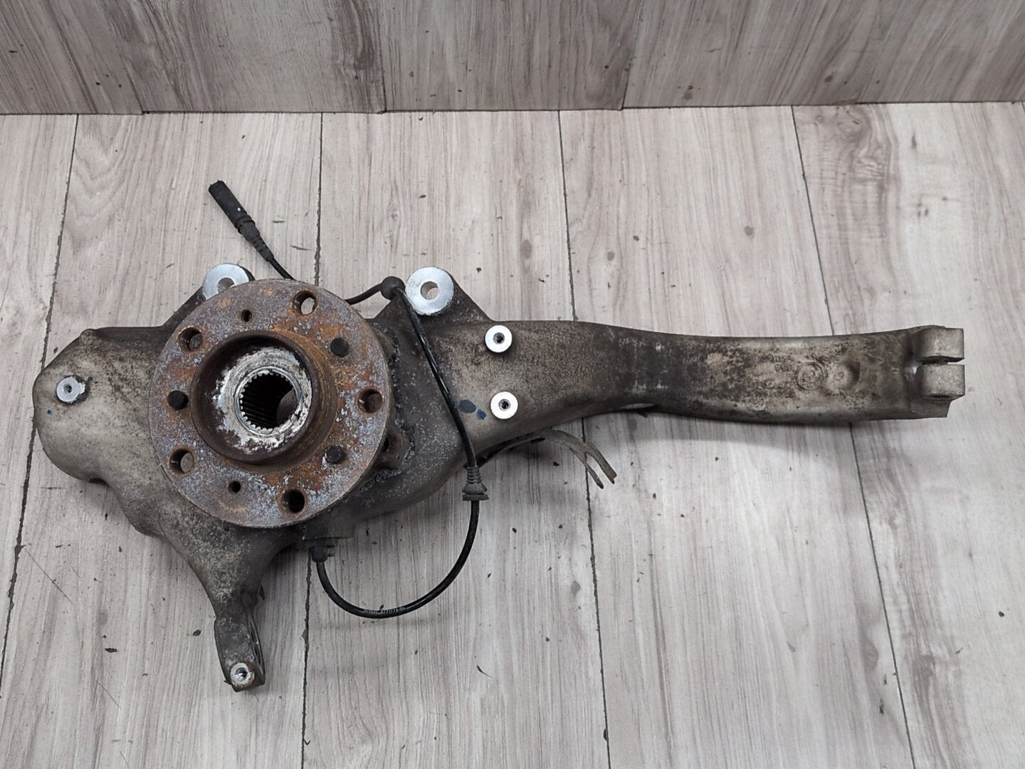 OEM BMW E70 F15 F16 F85 X5 X6 Front Passenger Right Spindle Hub Carrier Knuckle