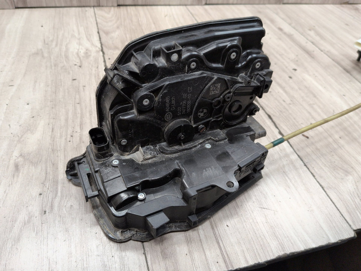 OEM BMW G05 G06 G07 G12 G16 G30 Rear RIGHT Door Soft Lock System Latch Actuator