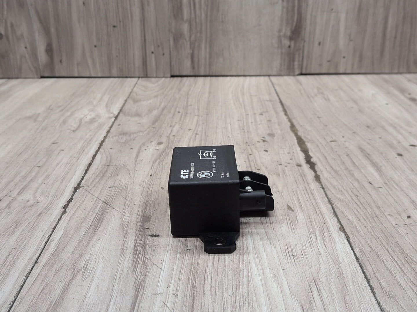 OEM BMW F10 F13 F02 F30 F32 F80 F82 F85 M3 M4 M6 Cooling Fan Relay Control 130A