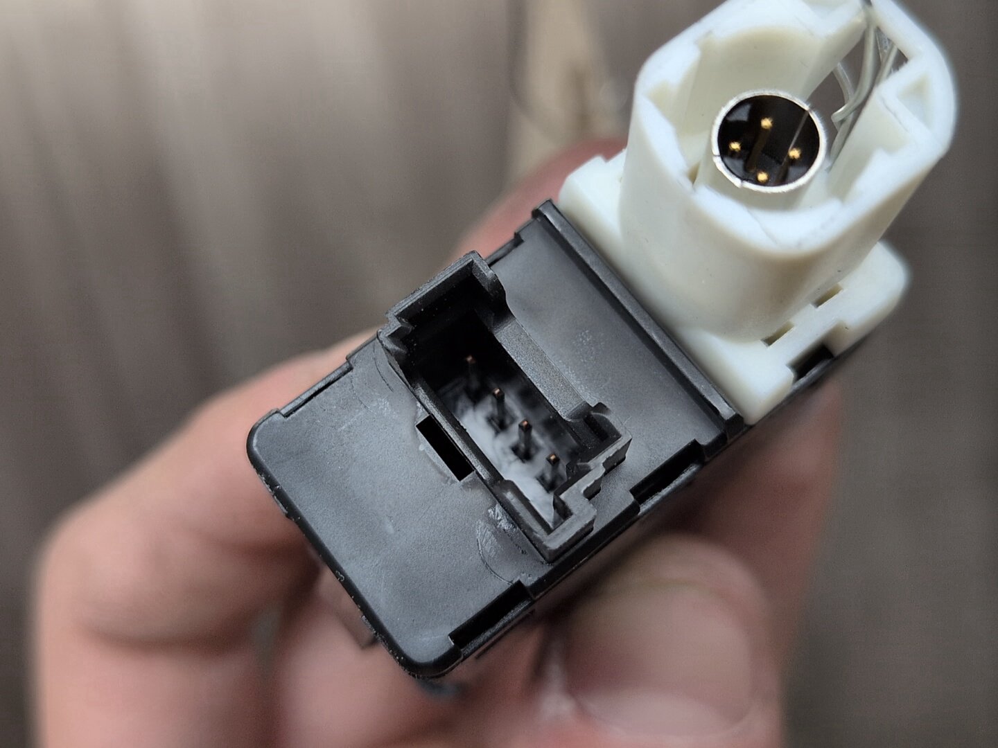 2014 - 2018 BMW X5 F85 AUX / USB Charger Port Socket 9266607 S63B44T2