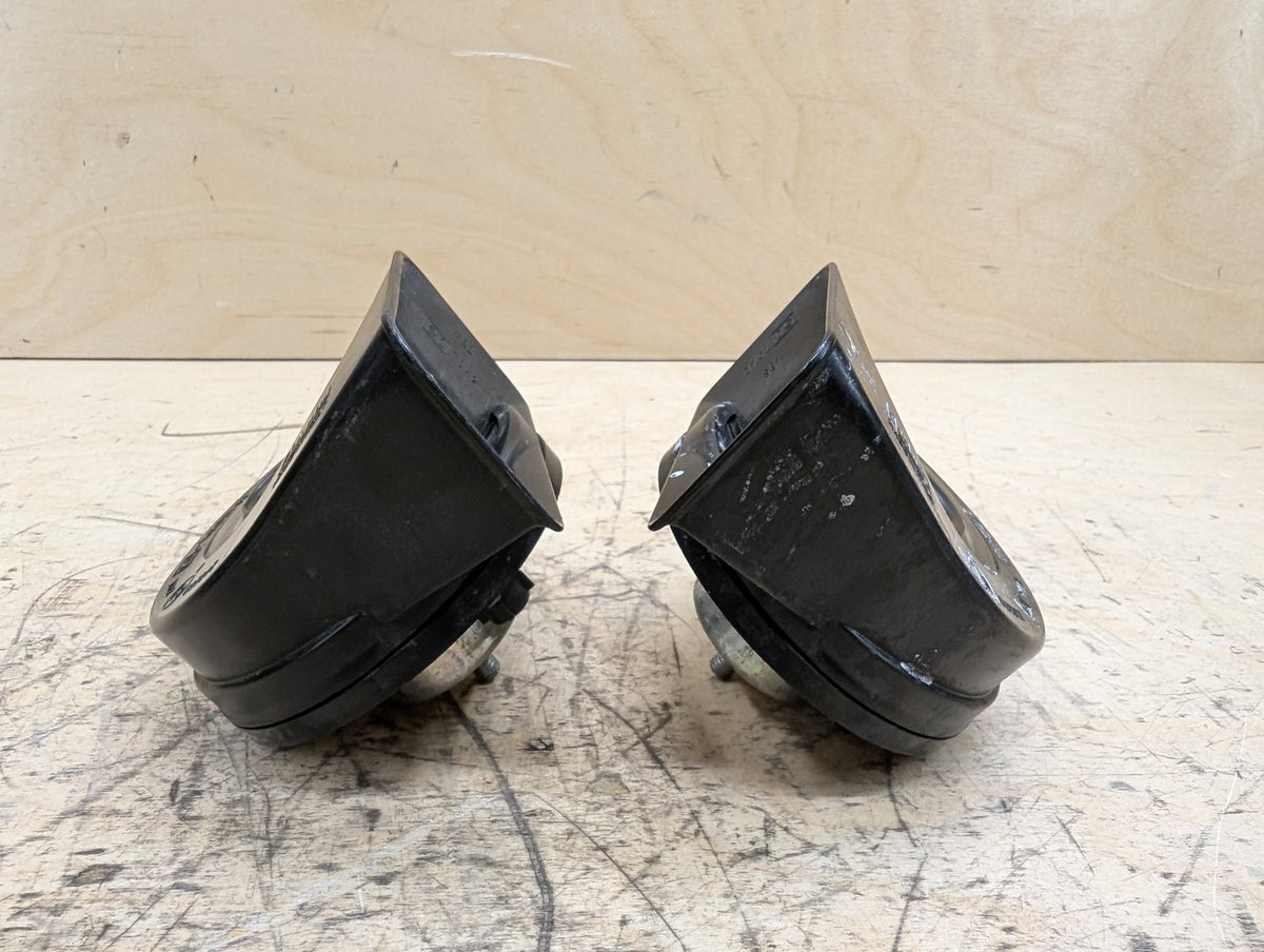 2019-2026 BMW 330i G20 Alarm Horns SET 7492205 OEM