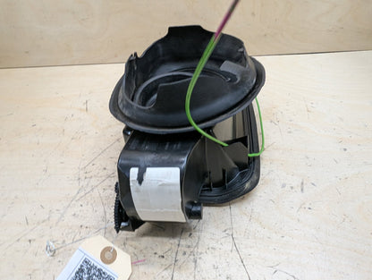 2016-2022 BMW 750i G12 Gas Cover Assembly 7358677