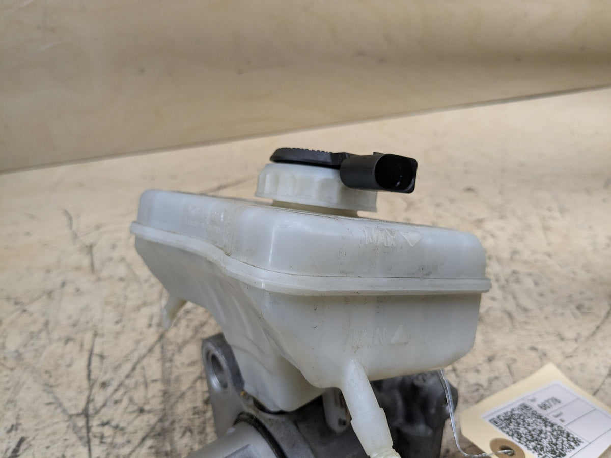 2012-2018 Audi A6 C7 Master Brake Fluid Reservoir 8K0611301A OEM