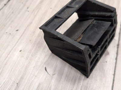 2015-2018 BMW X5 F85 Radiator Lower Mounting Brackets SET 7598791 OEM