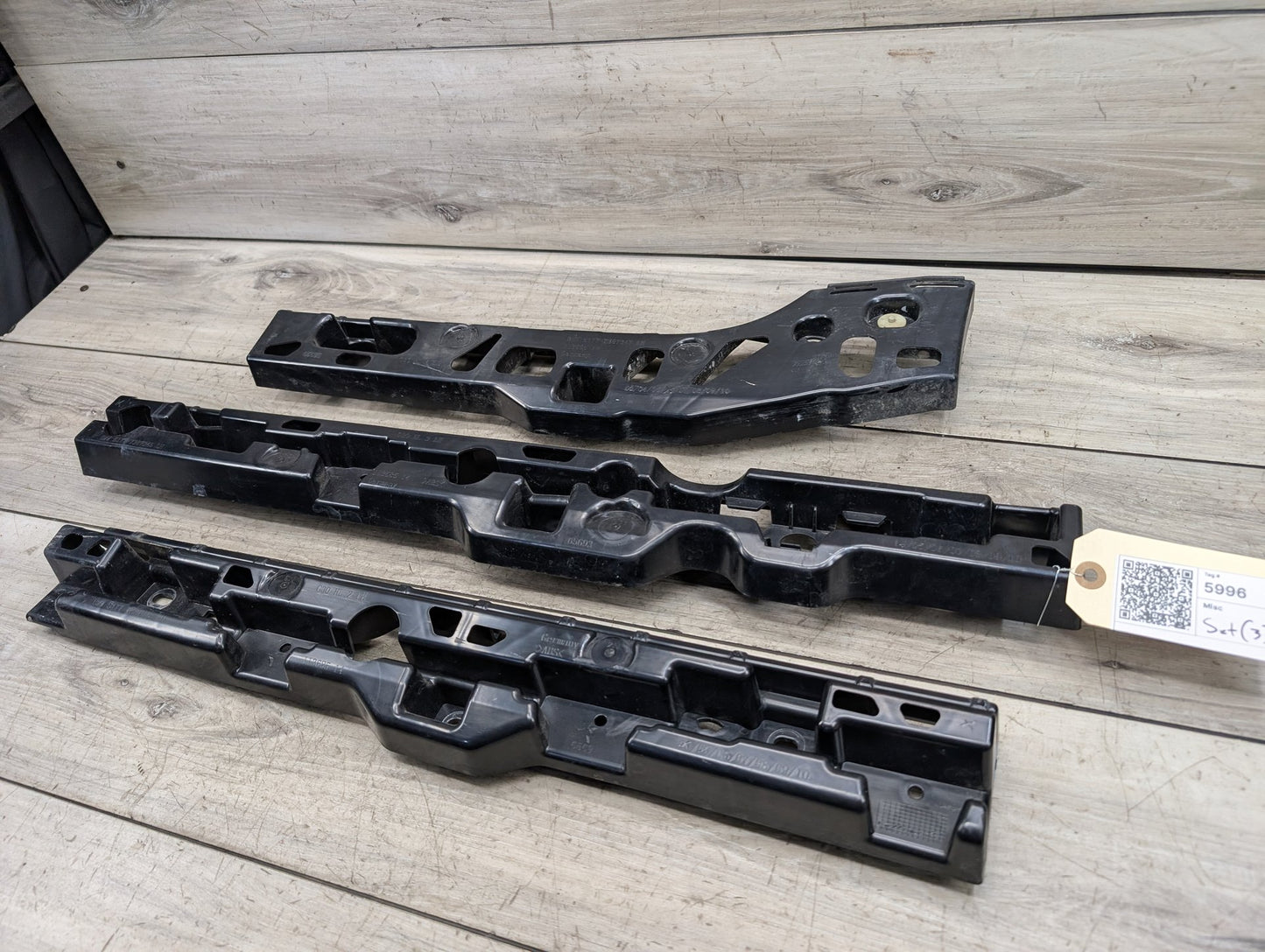 2016-2022 BMW 750Li G12 Left Driver Side Skirt Rocker Panel Brackets SET 7387347
