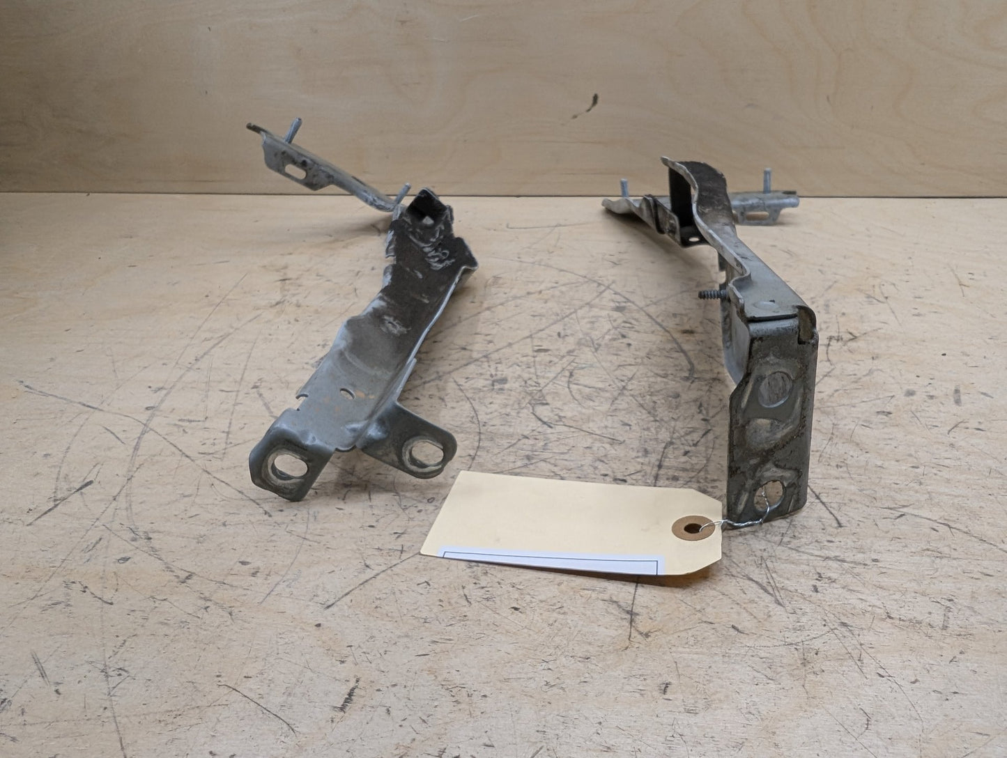 2011-2017 Audi 8T RS5 Front Left Right Fender Bracket Support Mount SET 8T0821136D