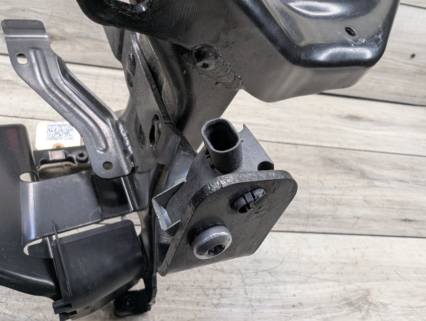2019-2026 BMW X5 G05 Left Driver Headlight Bracket 7421710