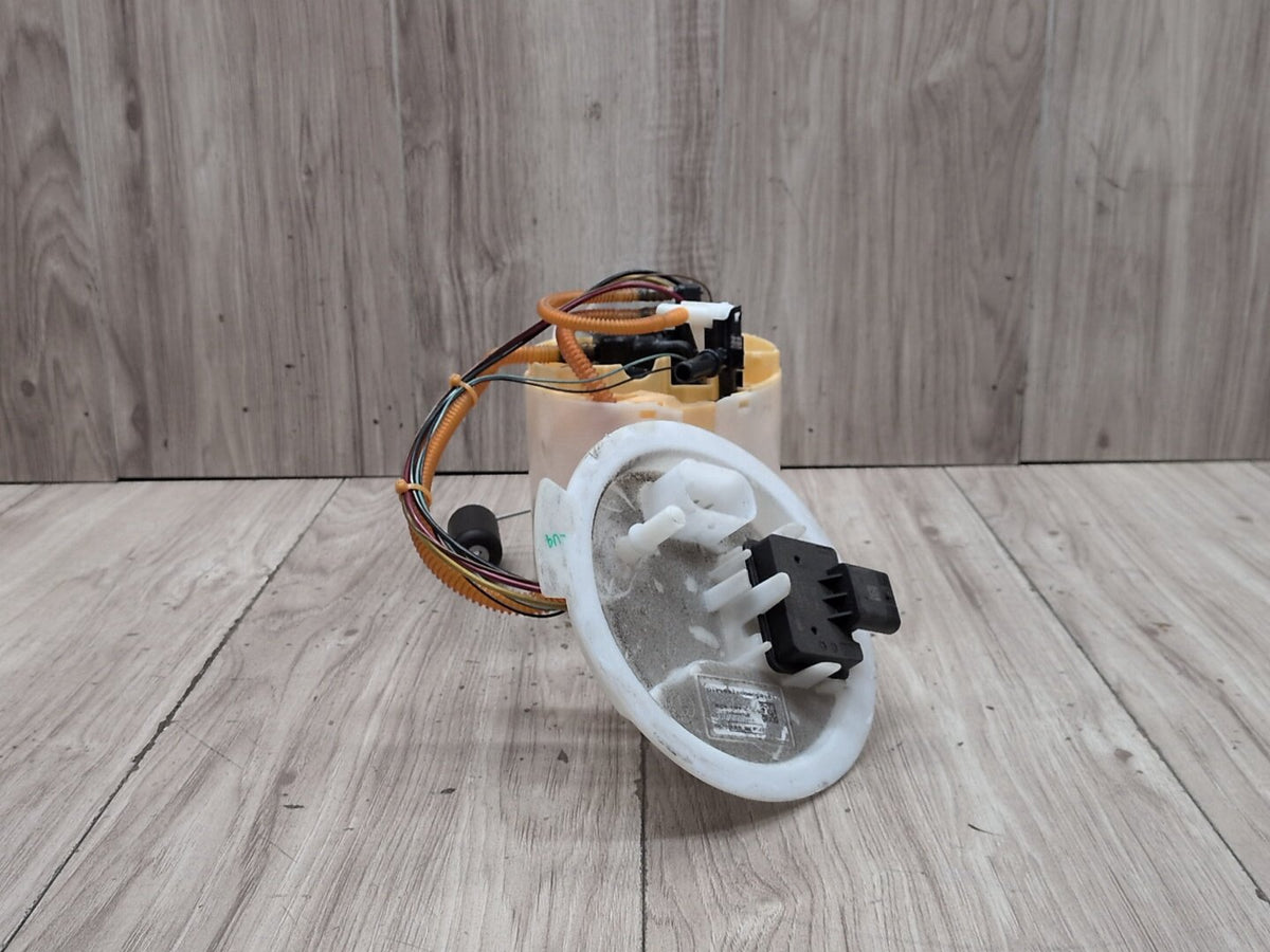 19-25 OEM BMW G05 G06 G07 X5 X6 X7 Rear Gas Tank Fuel Pump Sending Unit B58