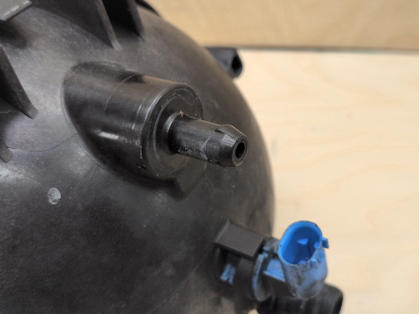 2011-2016 BMW X3 F25 Coolant Expansion Tank Reservoir 8616418