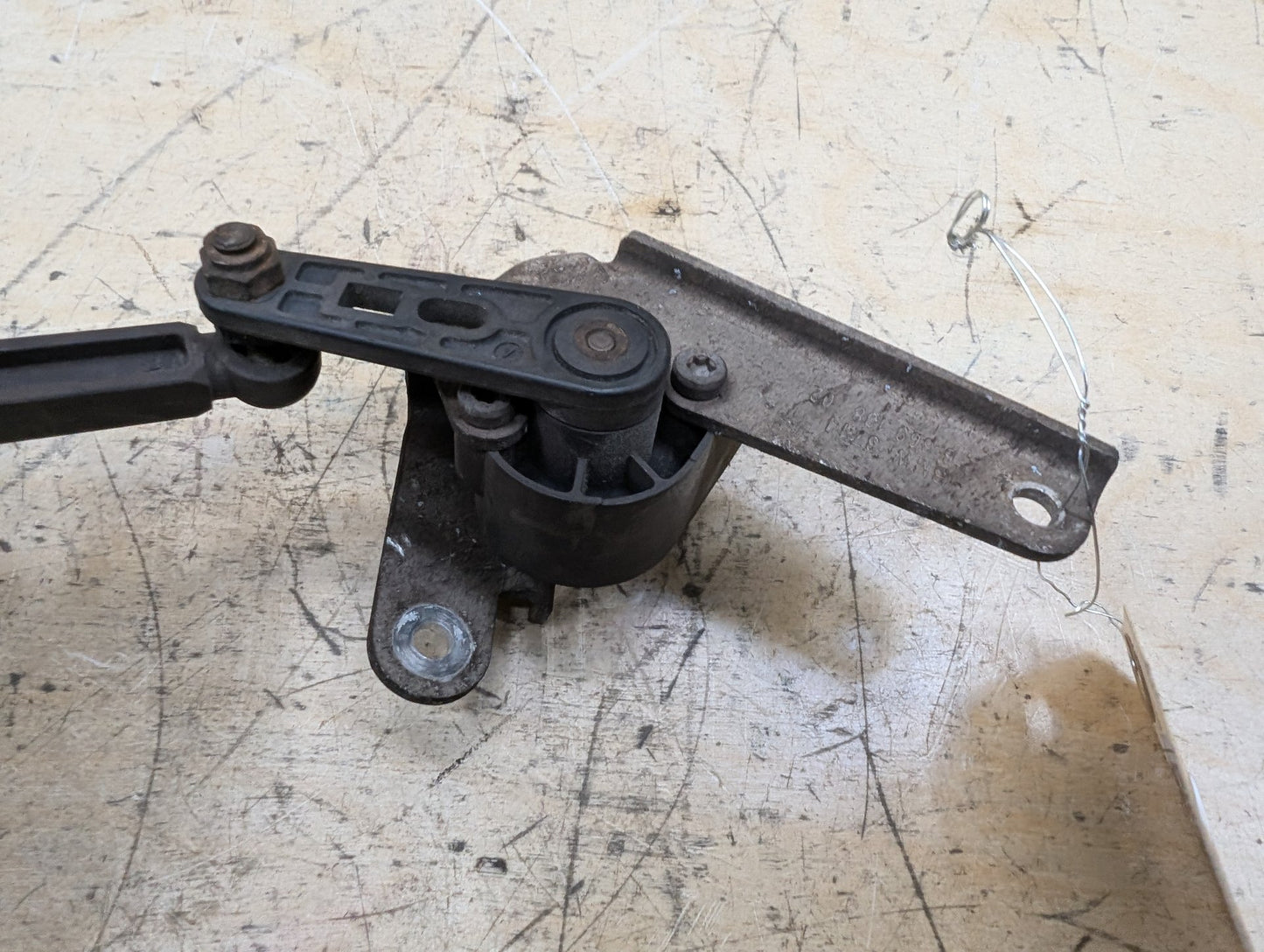 2016-2022 BMW 750i G12 Suspension Height Level Sensor 2959574