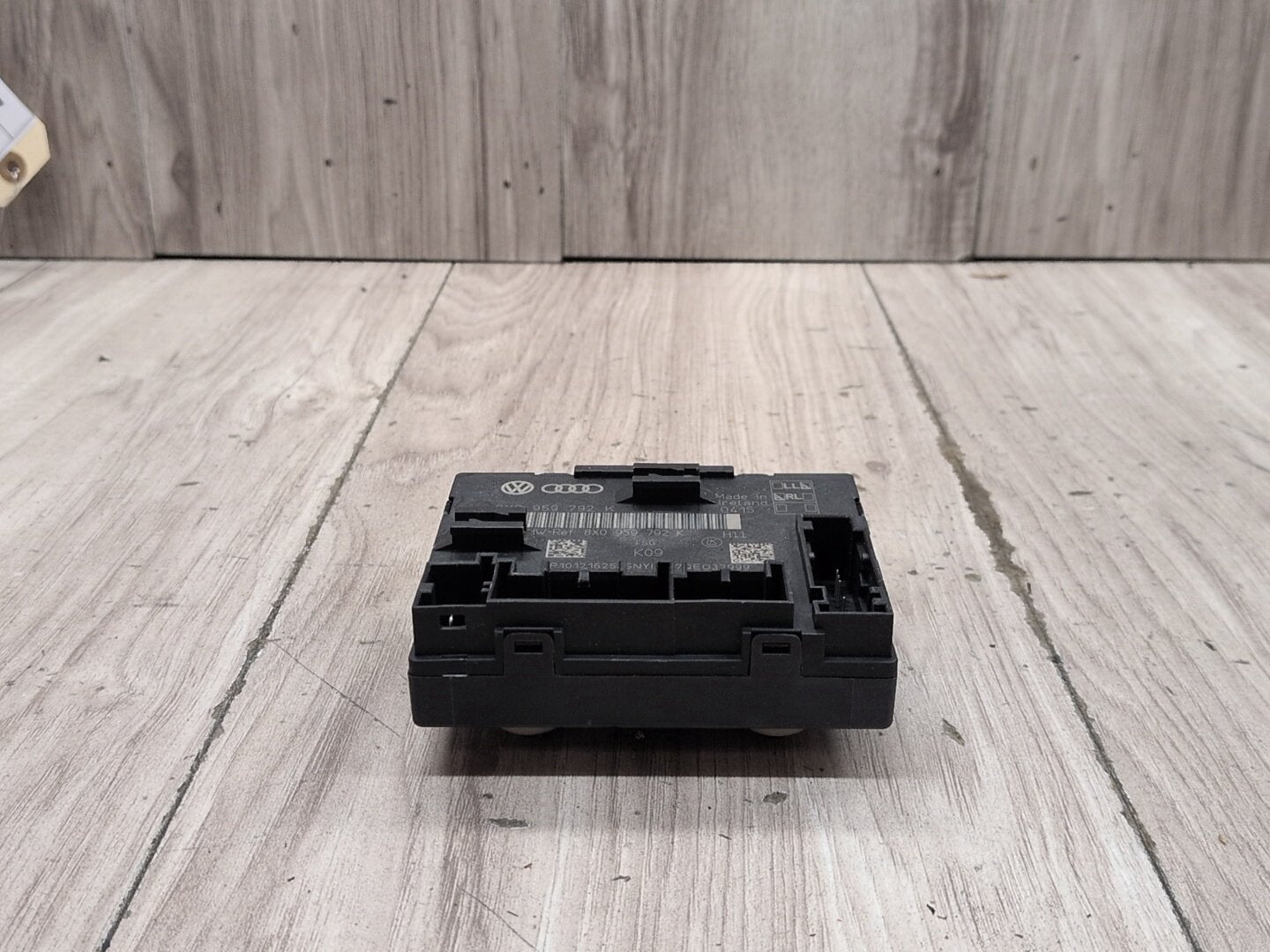 2018 Audi Q3 8U - Front Right Passenger Window Door Control Module 8X0959792K
