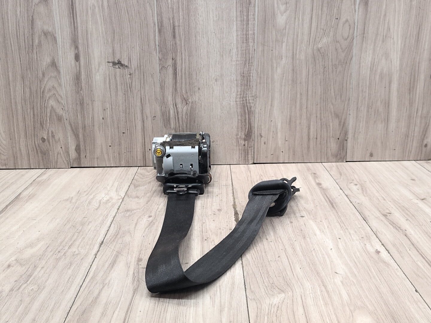 2015-2018 Audi Q3 8U Front Left Driver Seatbelt Seat Belt Retractor 8U0857706F