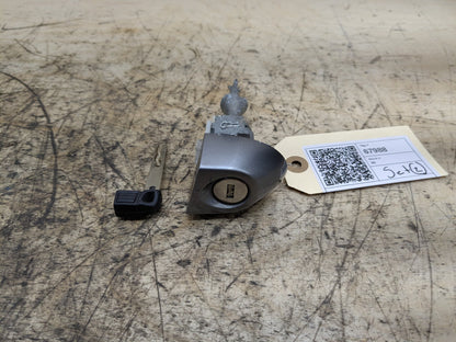 2008-2013 BMW 135i E88 Front Left Driver Key Lock Mechanism w/ Key 7161429 OEM