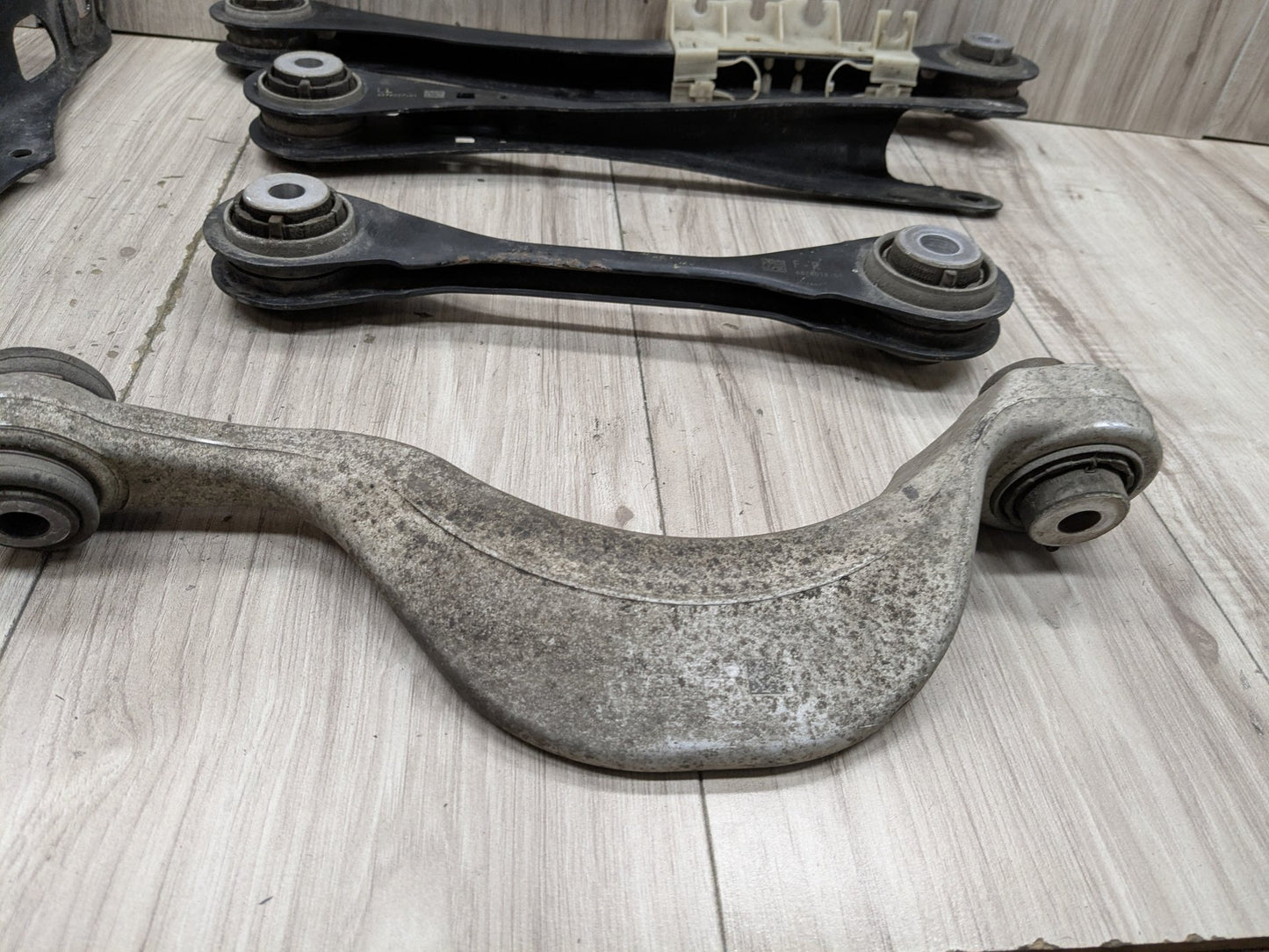 2019 - 2026 BMW X5 G05 Rear Left Driver Control Arms SET 6878018 N63B44M3