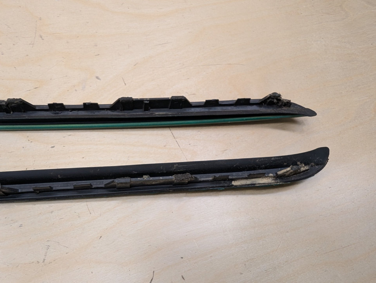 2015-2019 BMW X6 F16 Front Left Right Side Windshield Drip Trim Molding SET 7292407