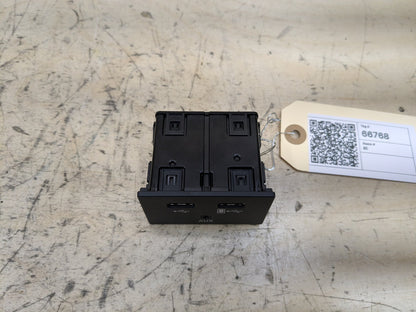 2012-2018 Audi A6 C7 AUX/ USB Charger Port Socket 4G0035736 OEM