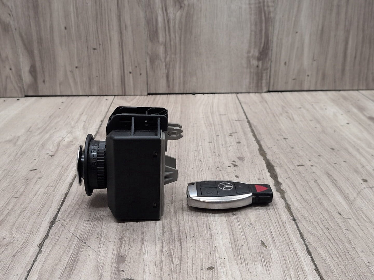 2009-2012 Mercedes-Benz E550 W212 Start Stop Button w/ Key A2129055800 OEM
