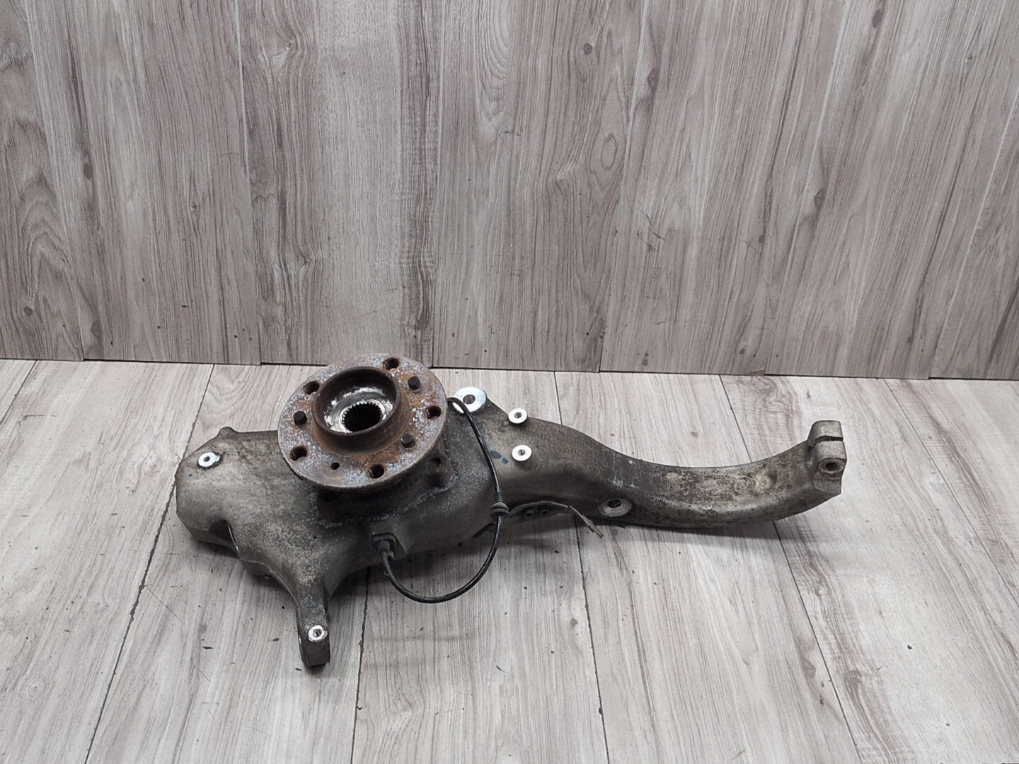 OEM BMW E70 F15 F16 F85 X5 X6 Front Passenger Right Spindle Hub Carrier Knuckle