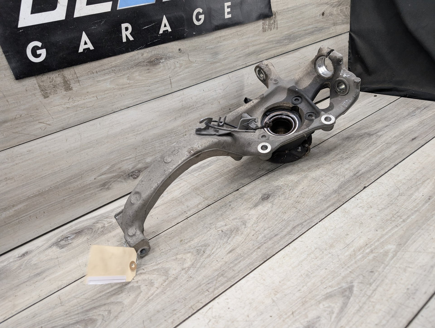 2008 - 2017 Audi S5 8T Front Left Driver Spindle Knuckle w/ Bearing 4G0407241D