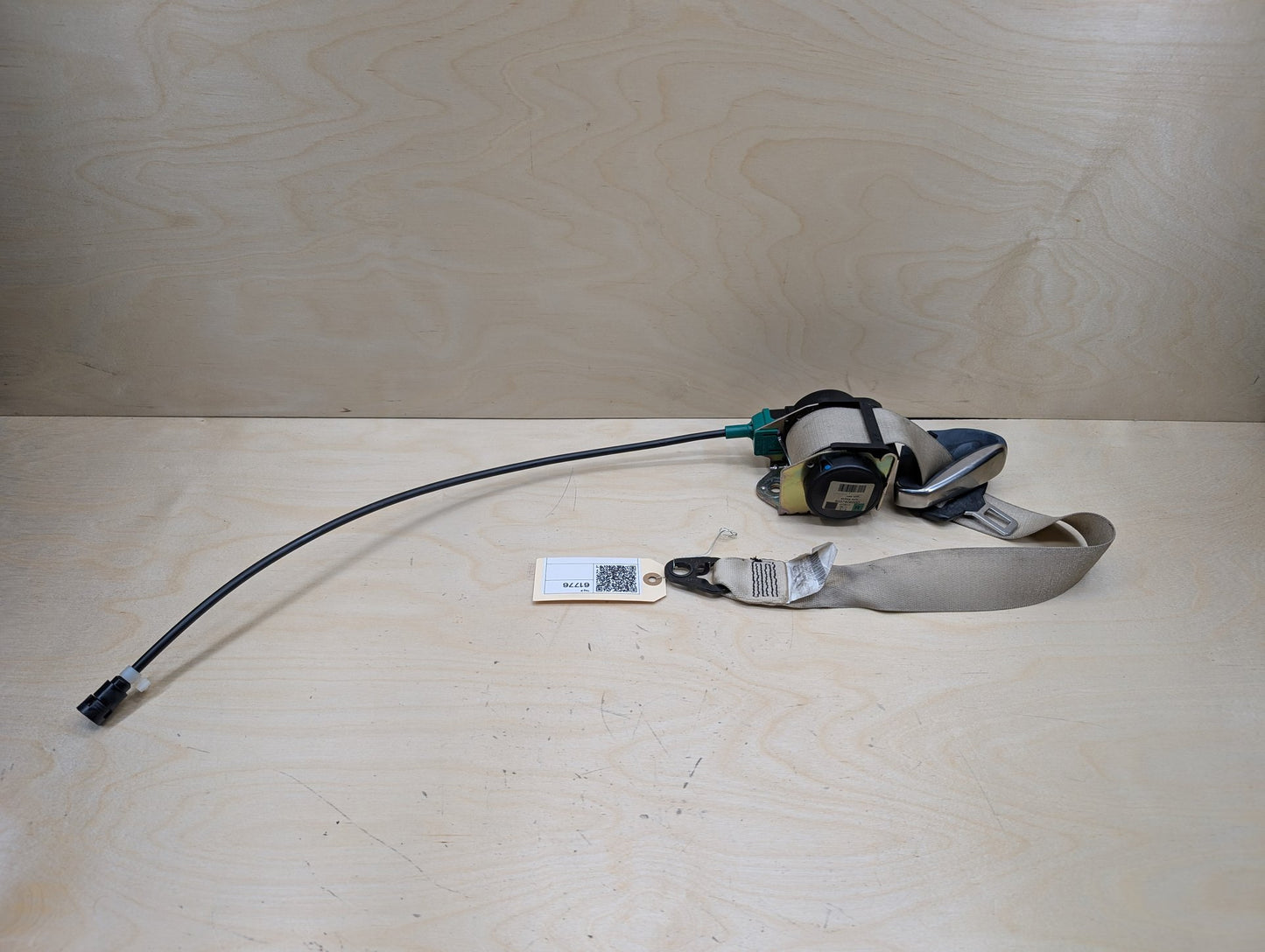 2007-2013 BMW 335i E93 Front Right Passenger Seatbelt Seat Belt Retractor 6037608