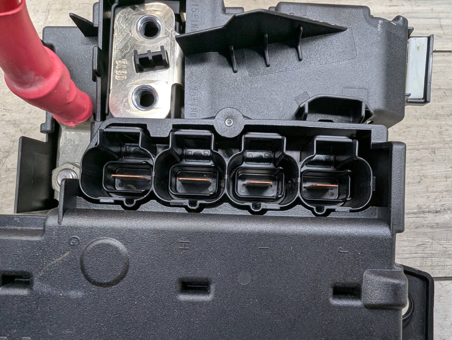 2016-2022 BMW 750Li G12 Rear Battery B+ Terminal Junction Point Relay Fuse Box 9339832