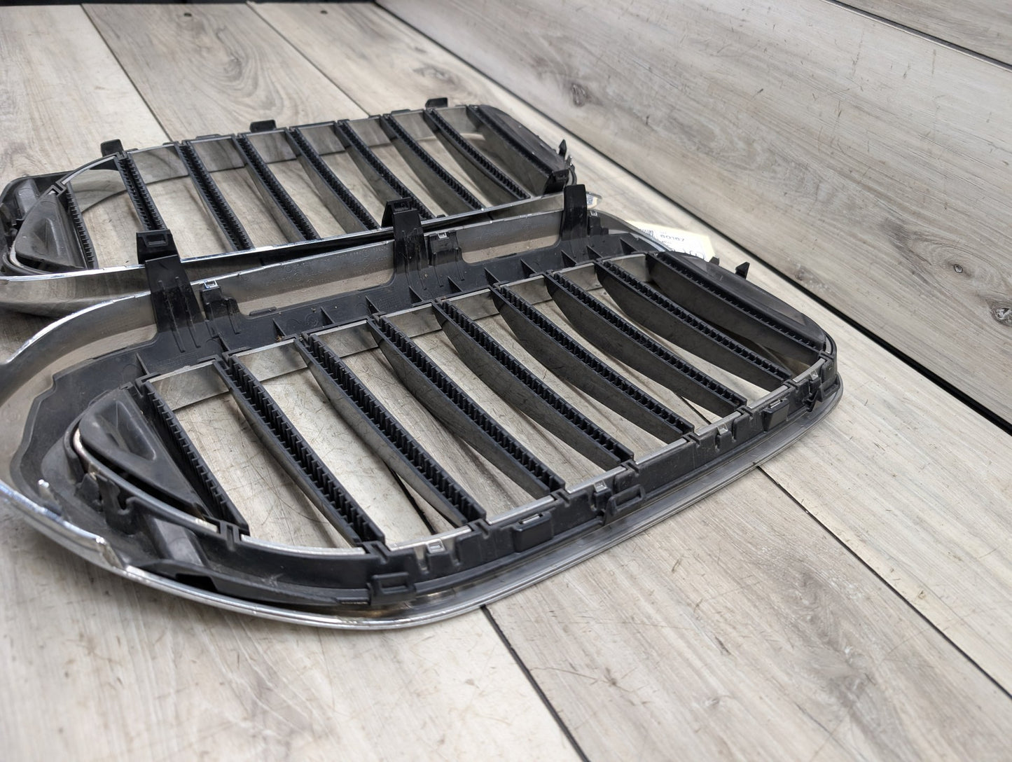 17-20 OEM BMW G30 530 540 Front Bumper Upper Kidney Grille Pair SET