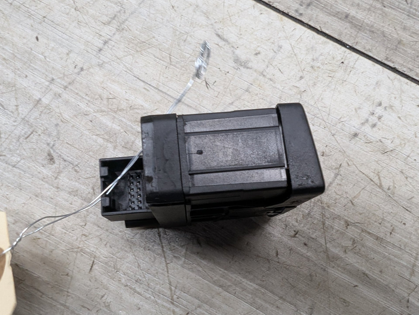 2008 - 2017 Audi S5 8T Emergency Parking Brake Switch 8K1927225E