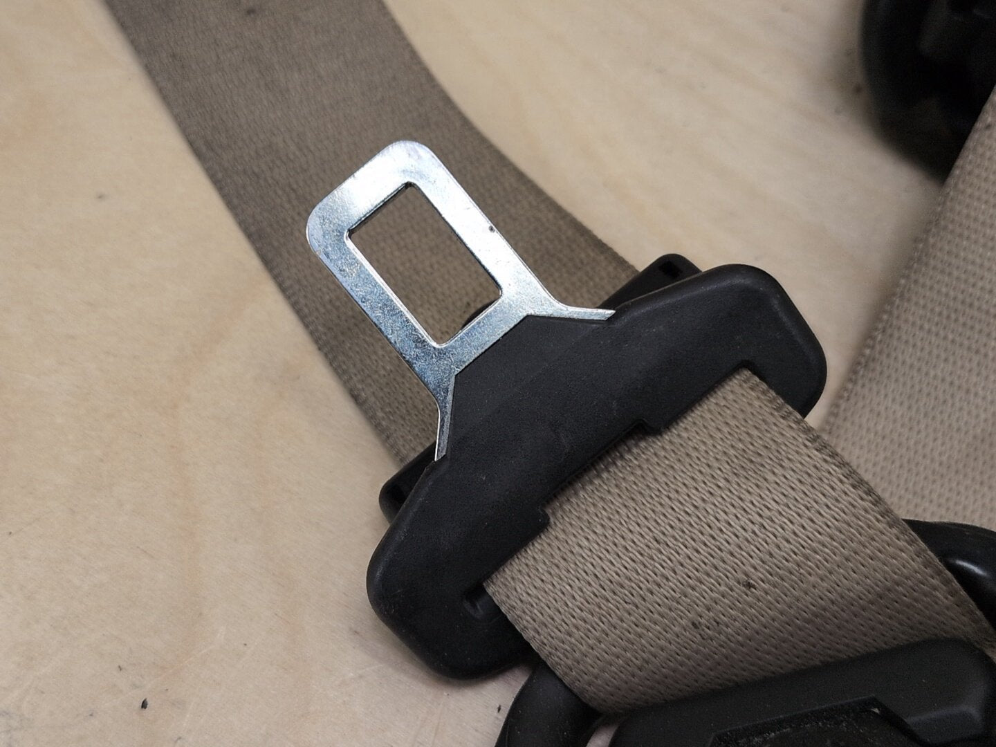 2011-2016 BMW X3 F25 Front Right Passenger Seatbelt Seat Belt Retractor 7367254