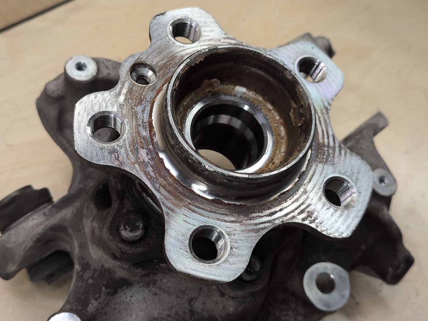 OEM BMW G01 X3 30i 30iX M40iX REAR Right Passenger Knuckle Hub Spindle Bearing