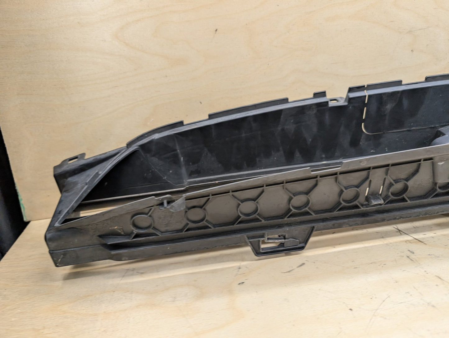 2018-2024 BMW X3 G01 Front Lower Radiator Air Flap Shutter 7497231