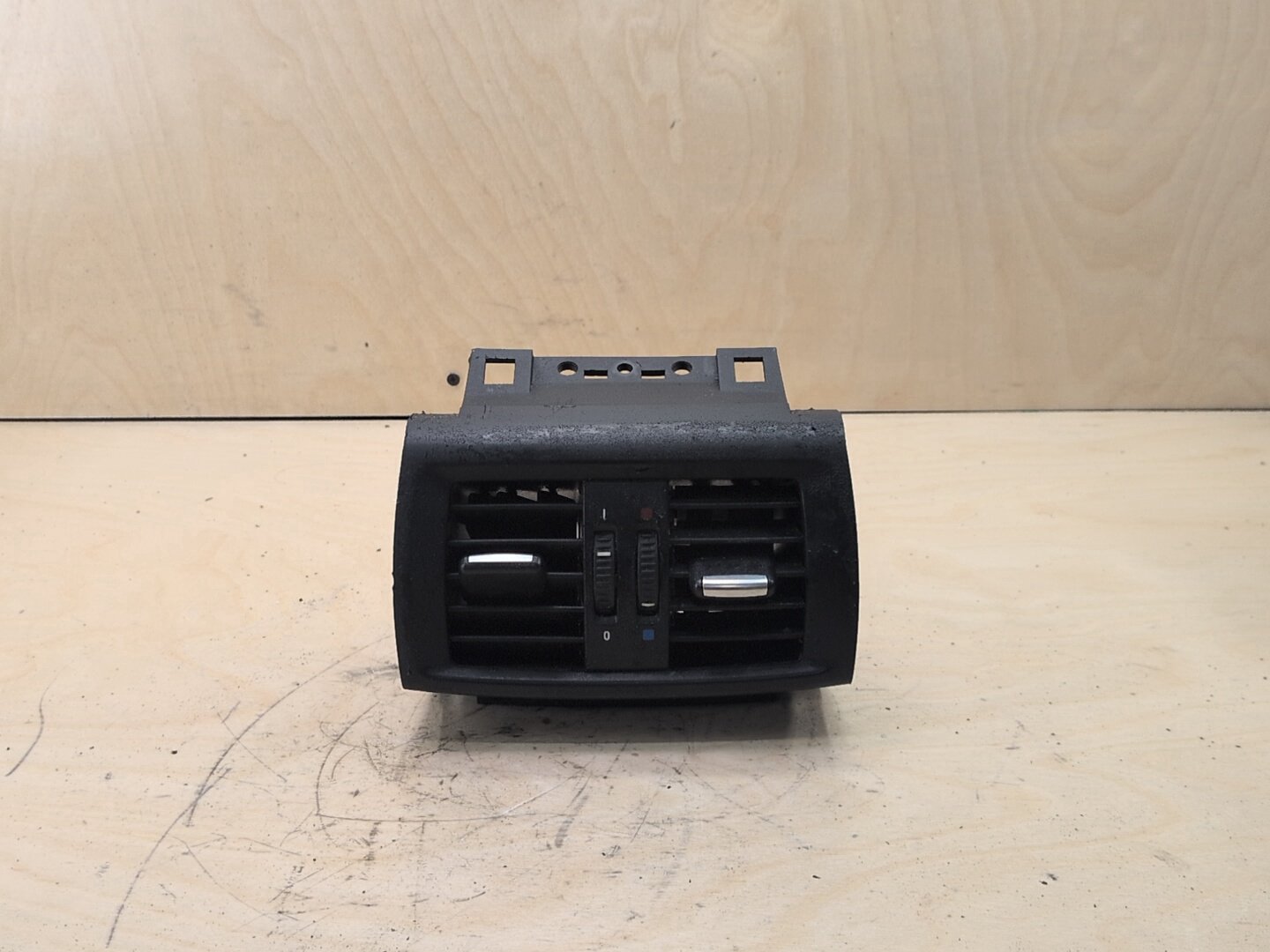 11-18 OEM BMW F25 F26 X3 X4 Rear Center Console AC Air Vent Grille Black
