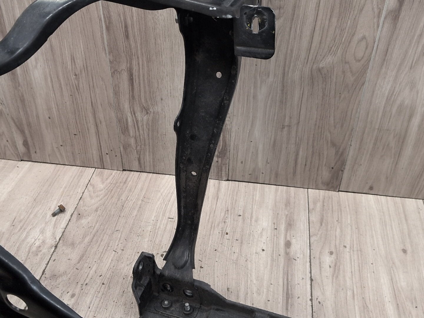 2009-2012 Mercedes-Benz E550 W212 Left Driver Headlight Bracket PP212620021 OEM