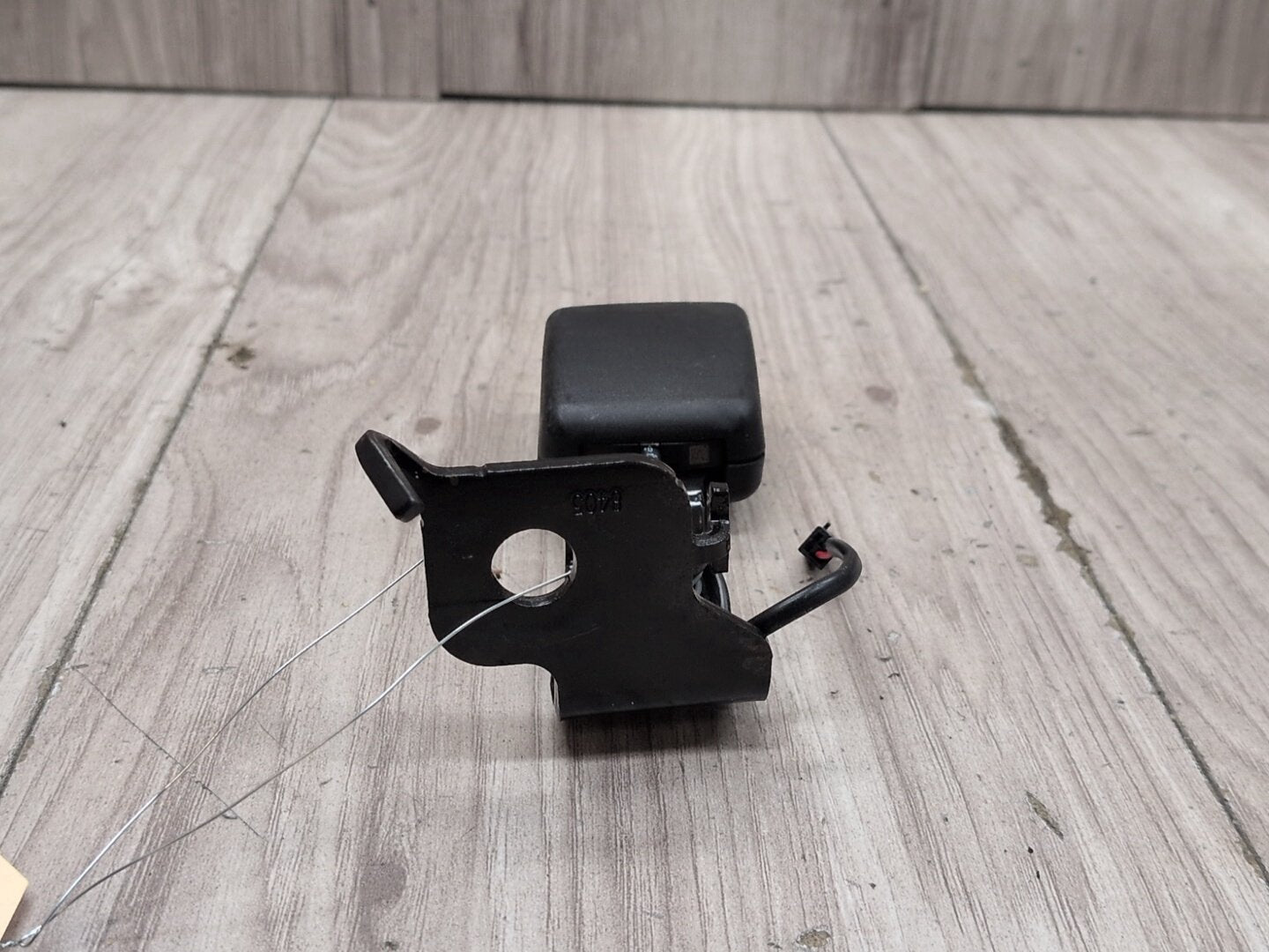 OEM BMW F95 F96 G05 G06 X5 X6 Rear Left Driver 2nd Row Seat Belt Seatbelt Buckle