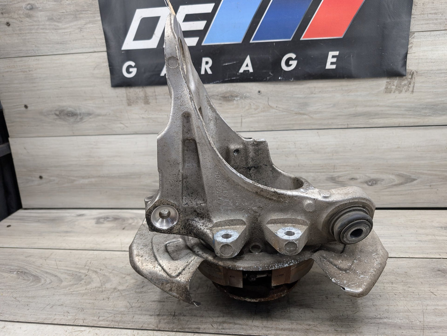 2014 - 2018 BMW X5 F15 Rear Left Driver Spindle Knuckle w/ Bearing 6770983 N63B44O1