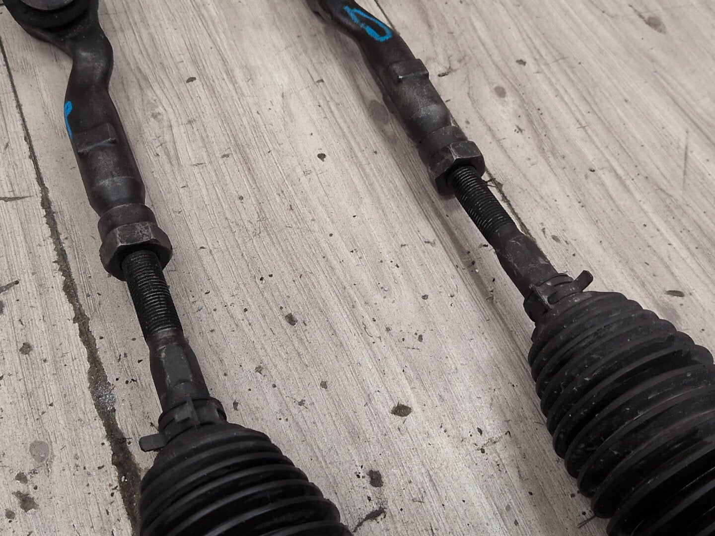 2012-2018 BMW M6 F06 Left Right Tie Rod W/ Boot SET 6784716