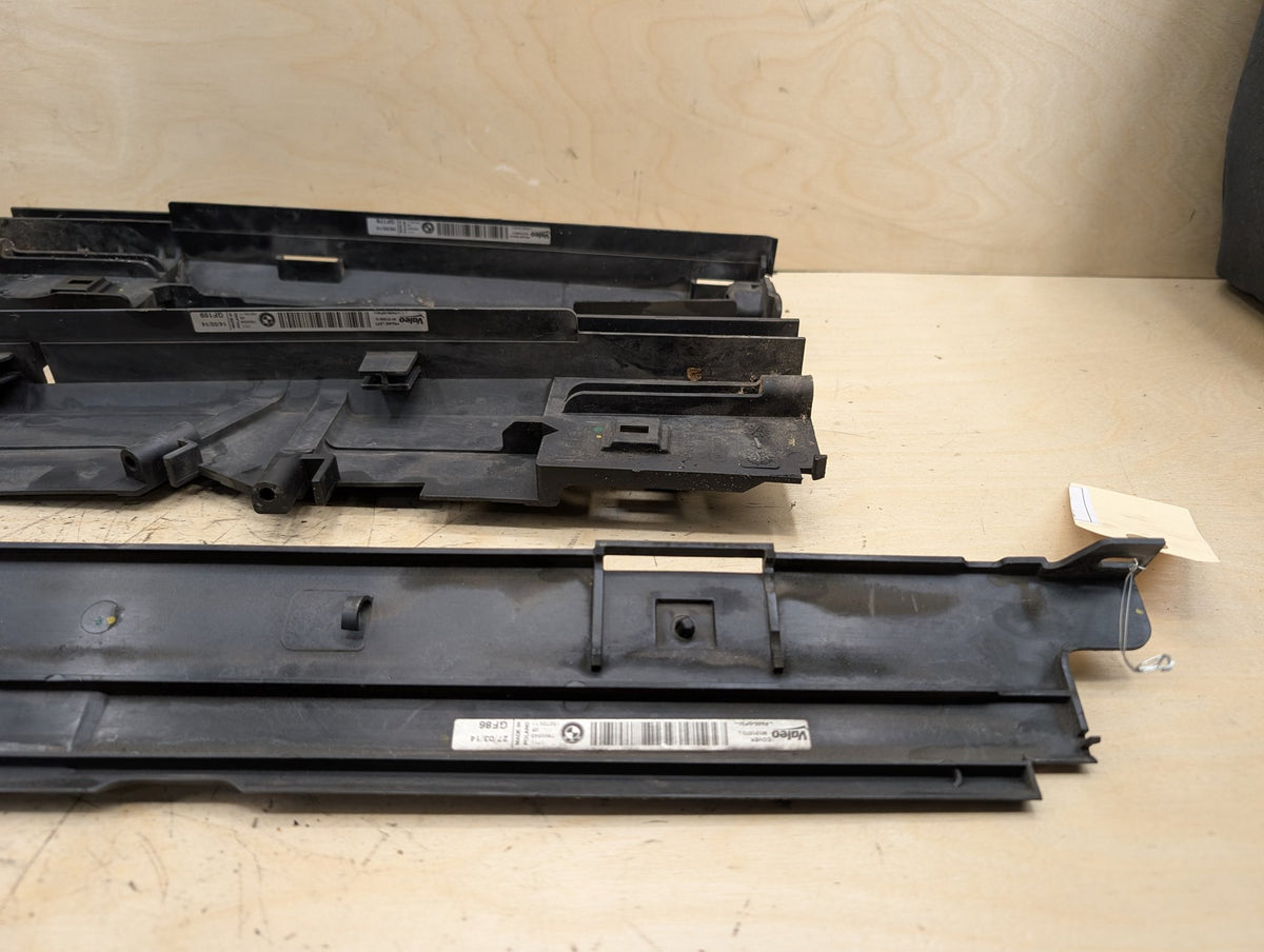 2012-2018 BMW 328i F30 Right Passenger Side Rocker Panel Brackets SET 8507422