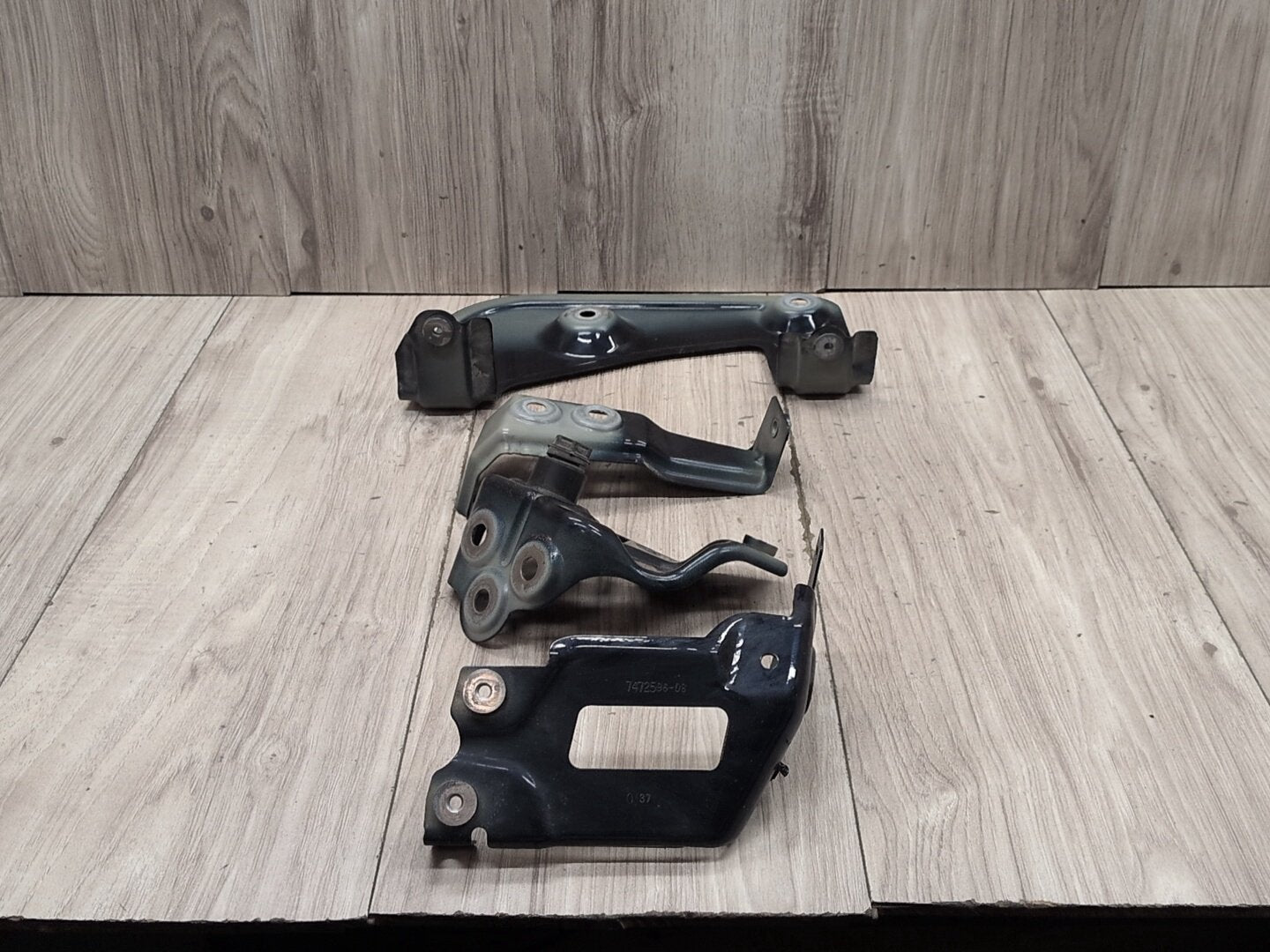 2019 - 2026 BMW X5 G05 Front Right Passenger Fender Brackets SET 7418216 N63B44M3