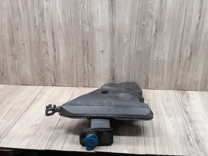 OEM BMW G12 G30 540 M550 750 M760 Windshield Wiper Washer Reservoir Tank Pump