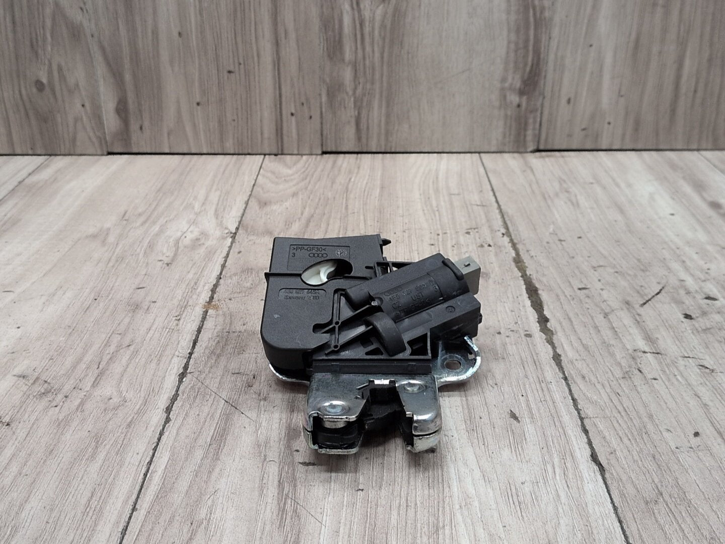 2010-2016 Audi S4 B8 Liftgate Trunk Lid Liftgate Lock Latch Actuator 4F5827505 OEM