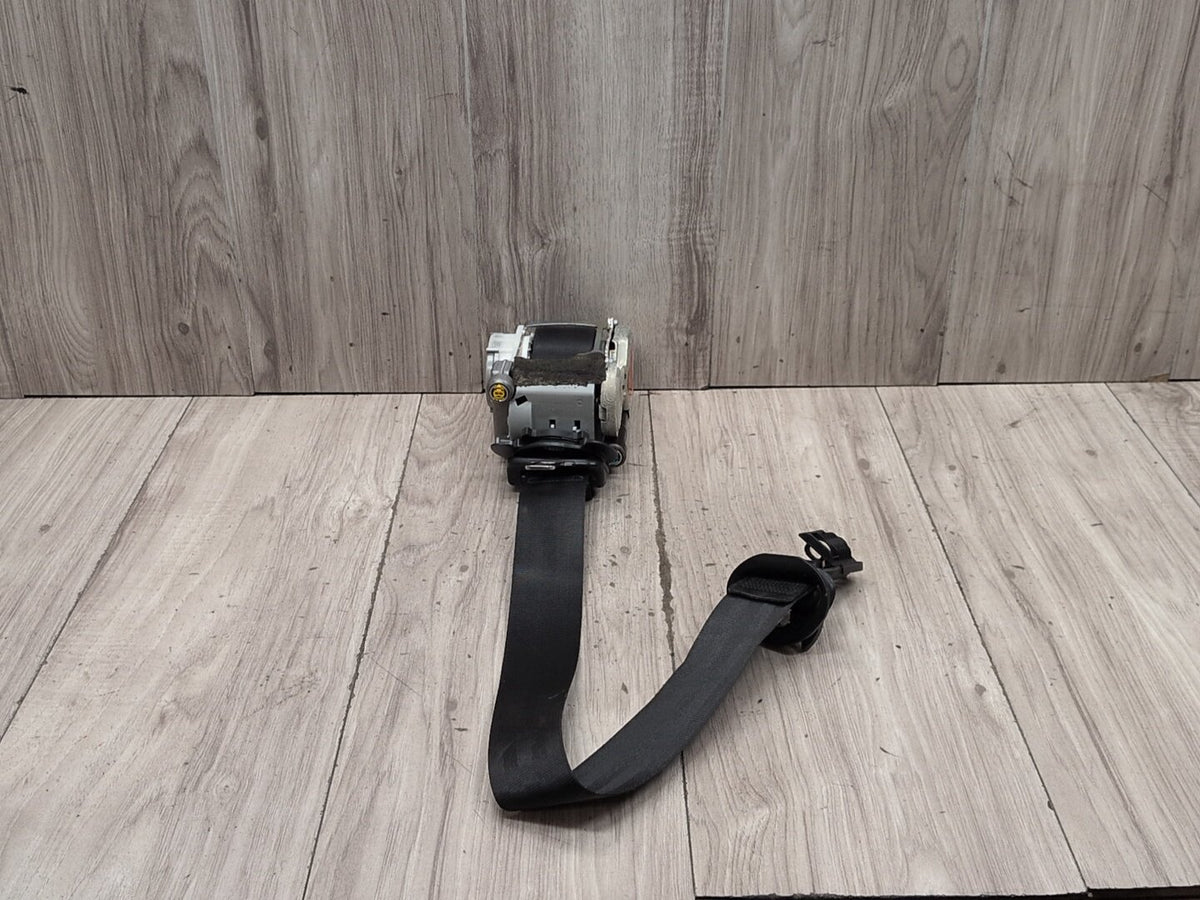 2015-2018 Audi Q3 8U Front Left Driver Seatbelt Seat Belt Retractor 8U0857705F