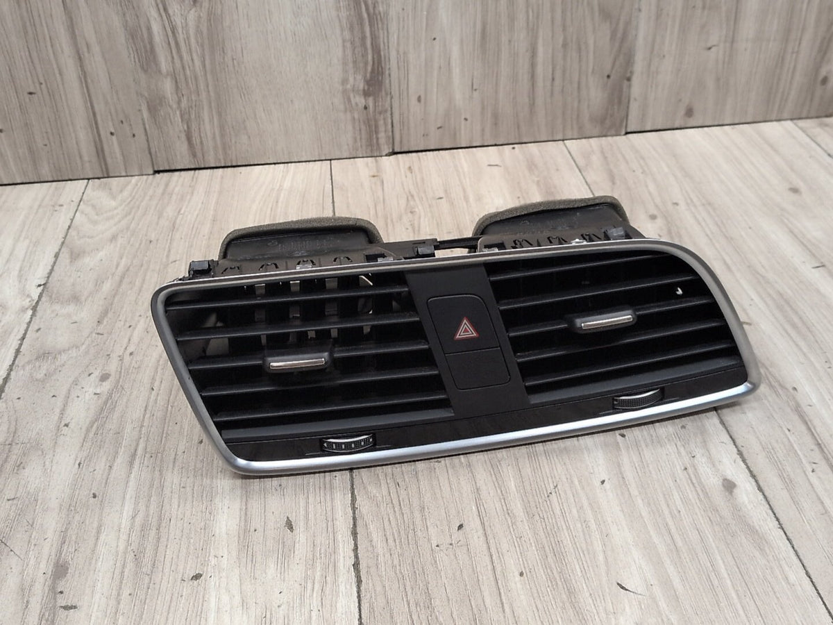 15-18 OEM Audi Q3 8U Dashboard Dash Board Middle Center Air Vent