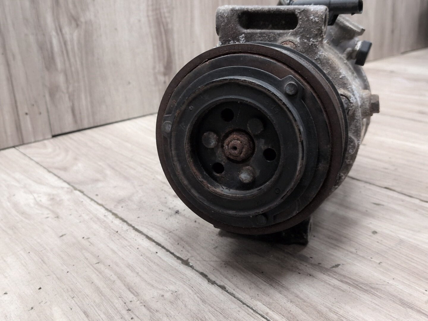 OEM BMW F90 F93 G05 G07 G12 G16 G30 AC Compressor Clutch Pump W/ Pulley N63 S63