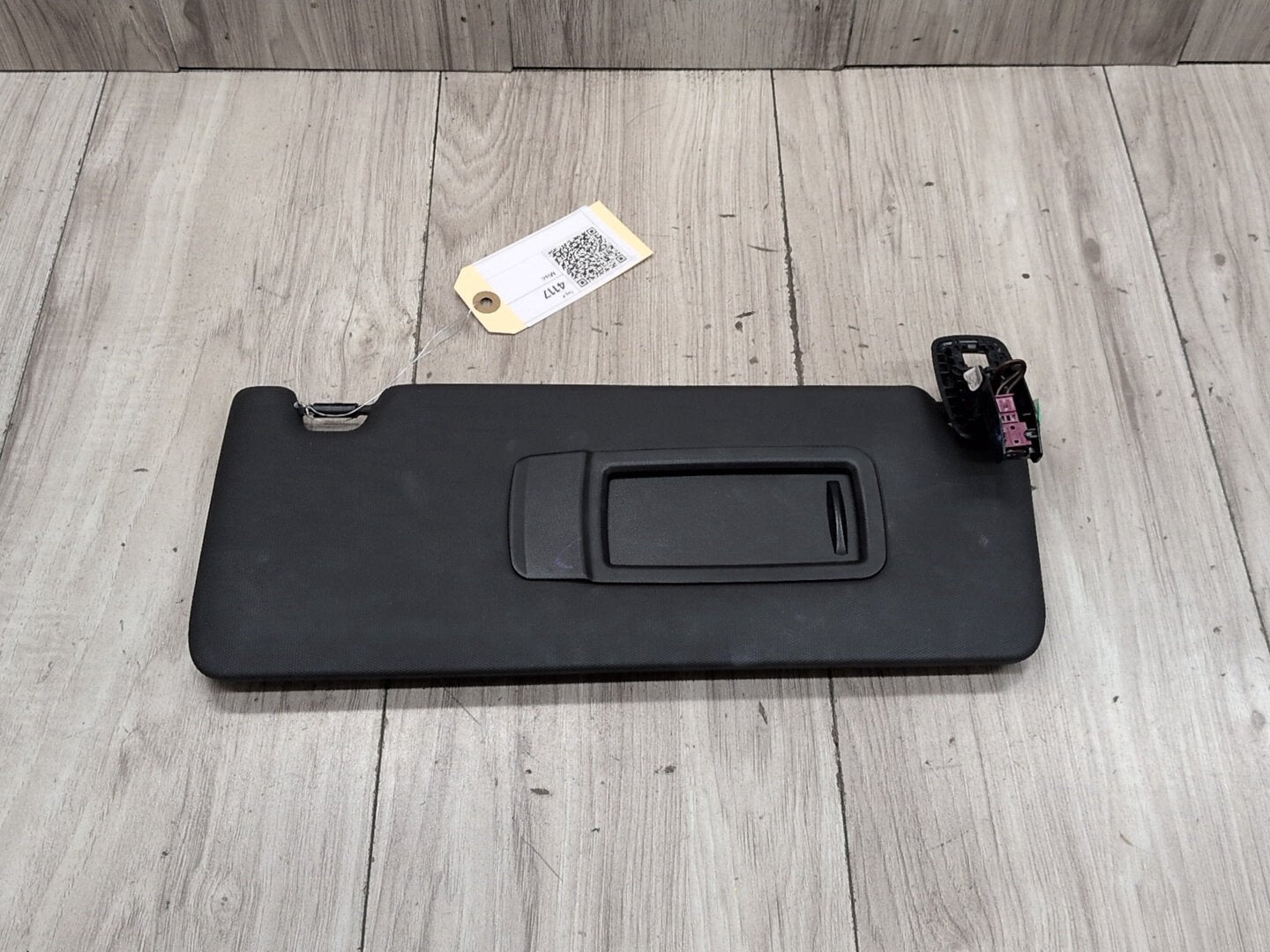 2019-2026 BMW 330i G20 Front Right Passenger Sun Visor 8092728