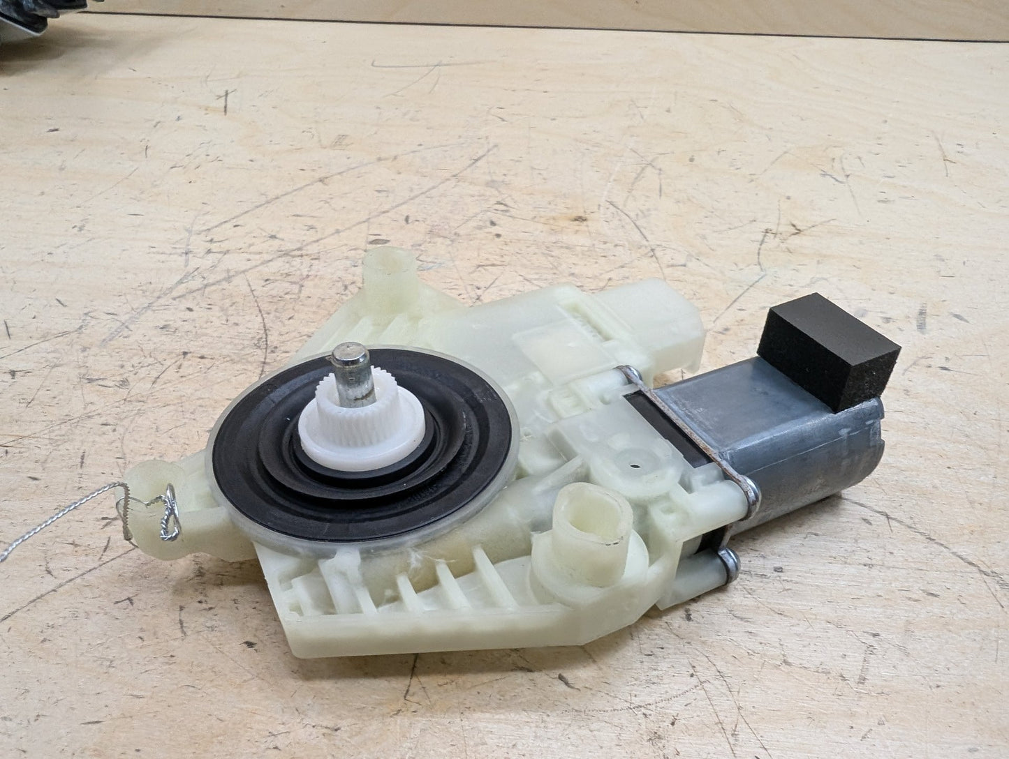 OEM BMW G01 G12 740 750 M760 REAR RIGHT PASSENGER Door Window Regulator Motor