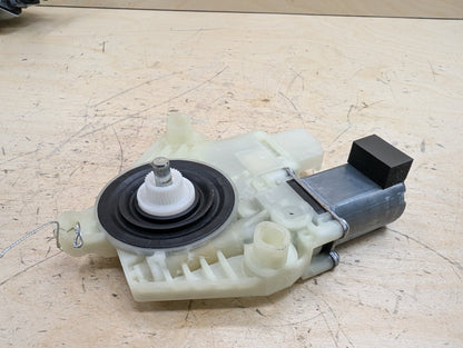 OEM BMW G01 G12 740 750 M760 REAR RIGHT PASSENGER Door Window Regulator Motor