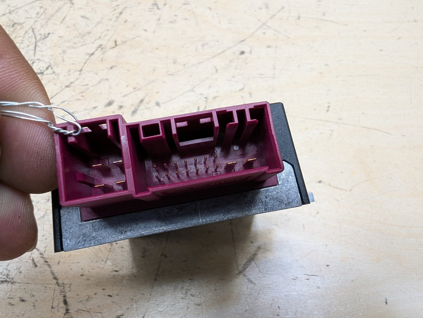 OEM BMW F02 F10 F22 F30 F36 N20 N55 Helbako Fuel Pump Relay Control Module EKPM3